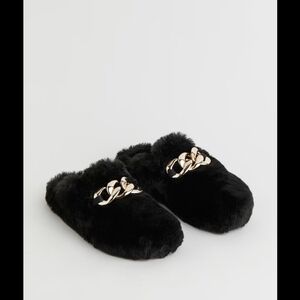 H&M Brand New Black Furry Clogs with Gold Chain Us Sz 8